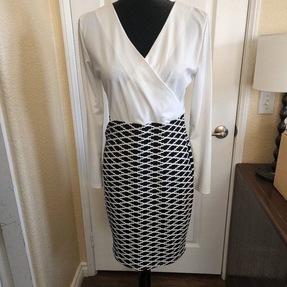 Dress - Picture 4 of 4